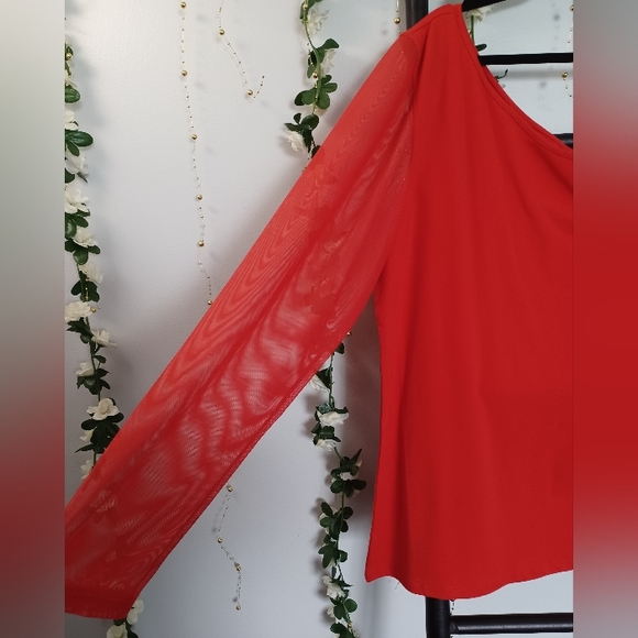 NWT Torrid size 2 one shoulder top - Picture 2 of 7